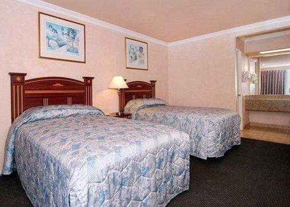 HOTEL MOTEL 6 GARDEN GROVE ANAHEIM CA 2 United States from